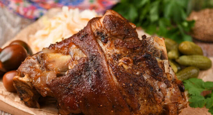 Свиняча рулька в духовці без маринування