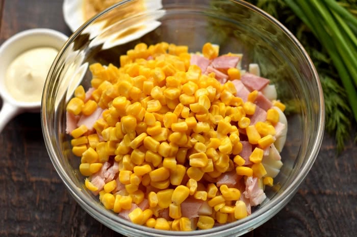 Рецепт салату весняного зі свіжих продуктів