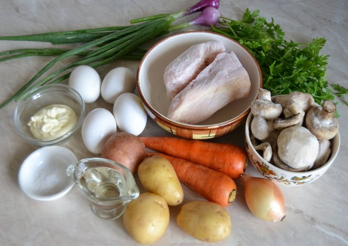 Рецепт святкового салату з куркою та ананасом