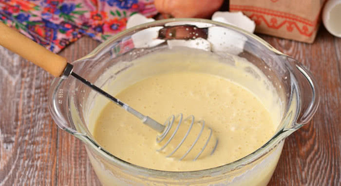 Рецепт шарлотки з яблуками в духовці