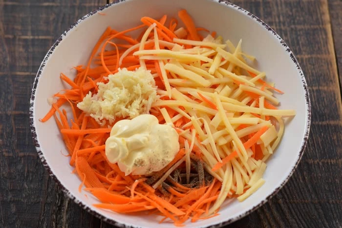 Рецепт салату з моркви та сиру