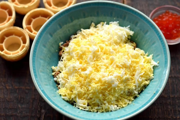 Рецепт тарталеток з печінкою тріски та червоною ікрою