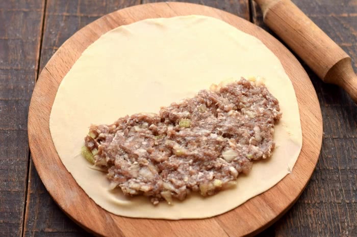 Рецепт простих чебуреків