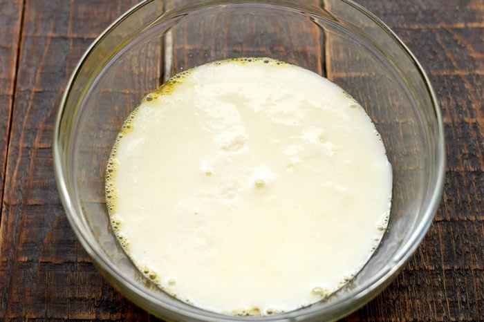 Рецепт швидких пиріжків з яйцем та зеленою цибулею