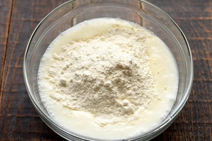 Рецепт швидких пиріжків з яйцем та зеленою цибулею