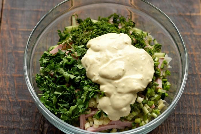 Рецепт легкого літнього салату за 15 хвилин