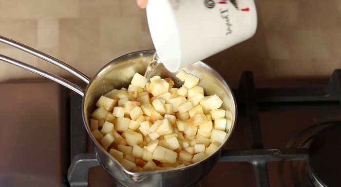 Рецепт мусового торту з яблучним конфі