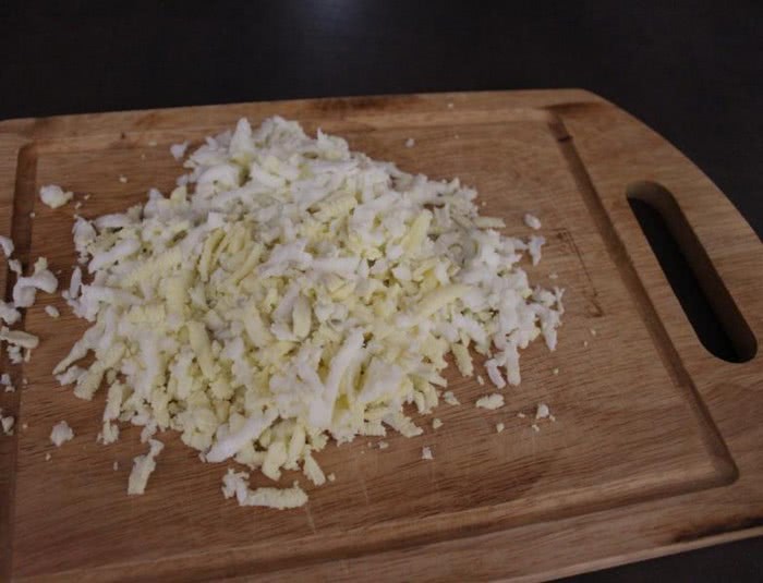 Рецепт салату шарами з куркою, печерицями та картоплею