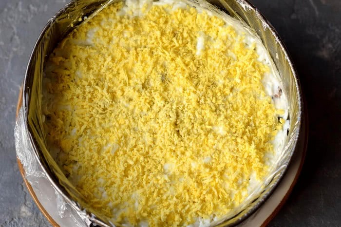 Рецепт салату до святкового столу із простих продуктів