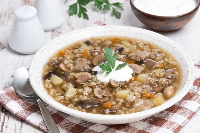 Рецепт грибного пісного супу із сочевицею