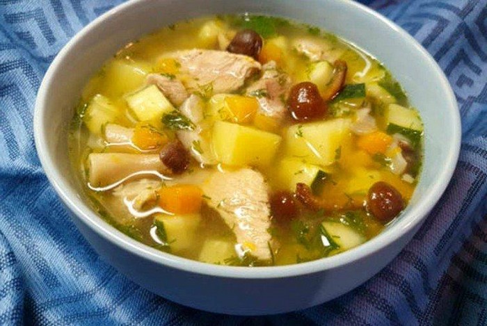 Рецепт грибного пісного супу із сочевицею