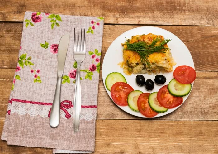 Куряче філе з рисом в духовці