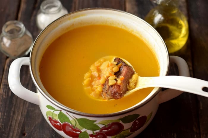 Рецепт горохового супу з реберцями покроково