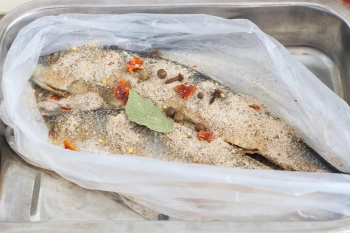 Рецепт оселедця пряного посолу покроково