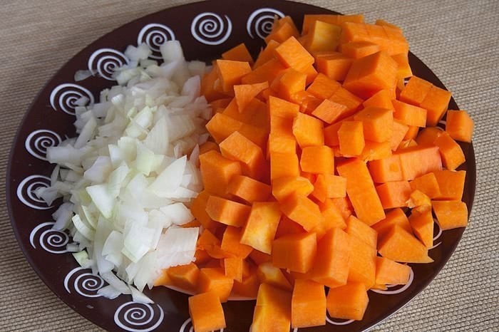 Рецепт гарбузового крем-супу з сочевицею, покроково, фото