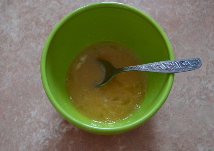 Пиріжки з цибулею та яйцем, печені в духовці, покроково, фото