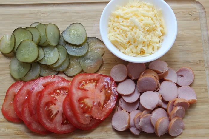 Рецепт швидкої піци на сковороді, покроково, фото