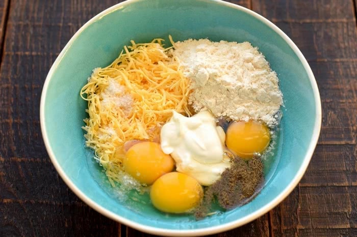 Рецепт сирного рулету з курячим фаршем, покроково, фото