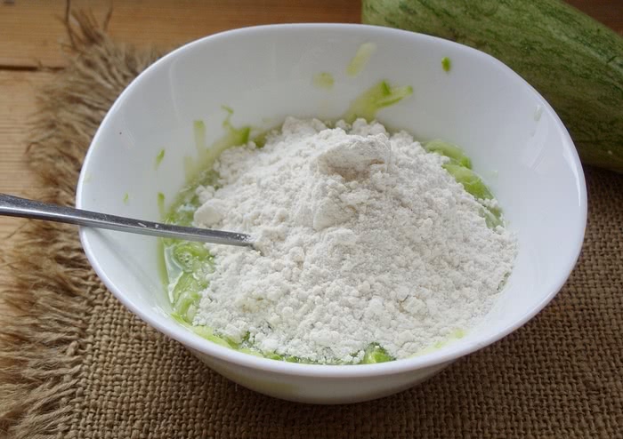 Рецепт піци з кабачків на сковороді