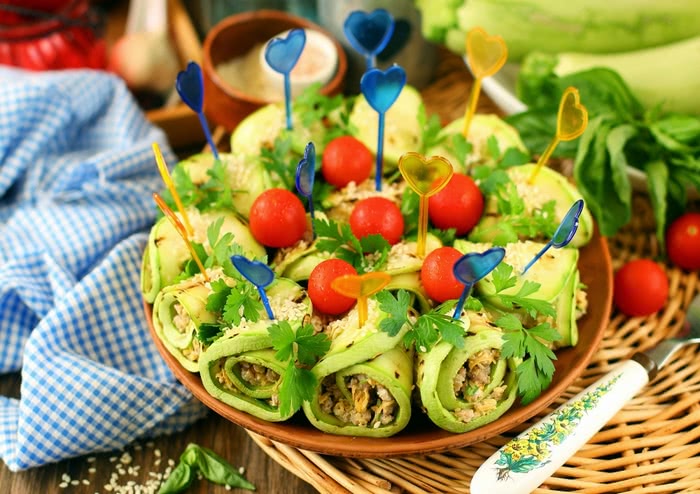 Рулетики з кабачків з фаршем