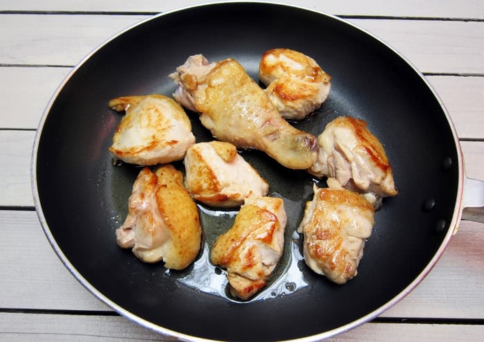Рецепт курки з яблуками