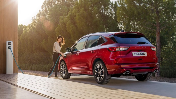 Зовнішній вигляд  Ford Kuga Hybrid