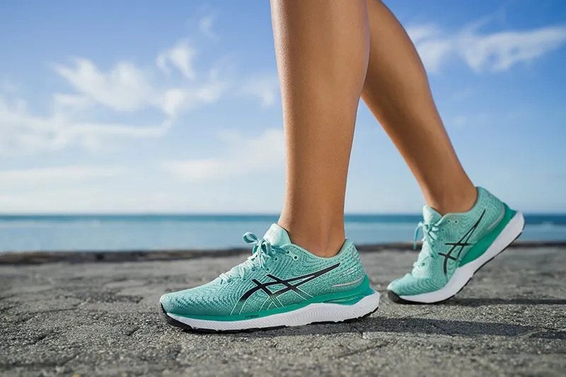 Жіночі кросівки Asics