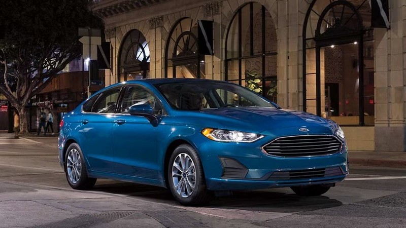 Ford Fusion фото