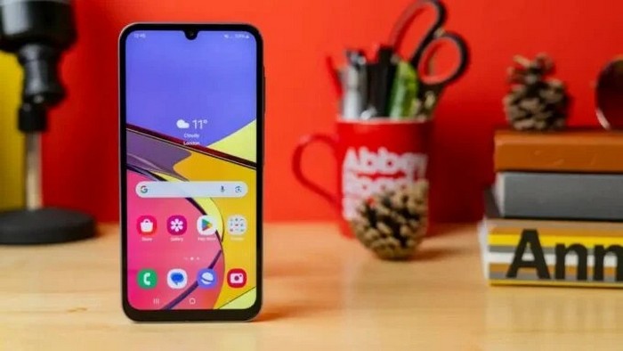 Смартфон Галаксі A25