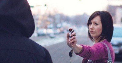 Газовий балончик для самозахисту жінок
